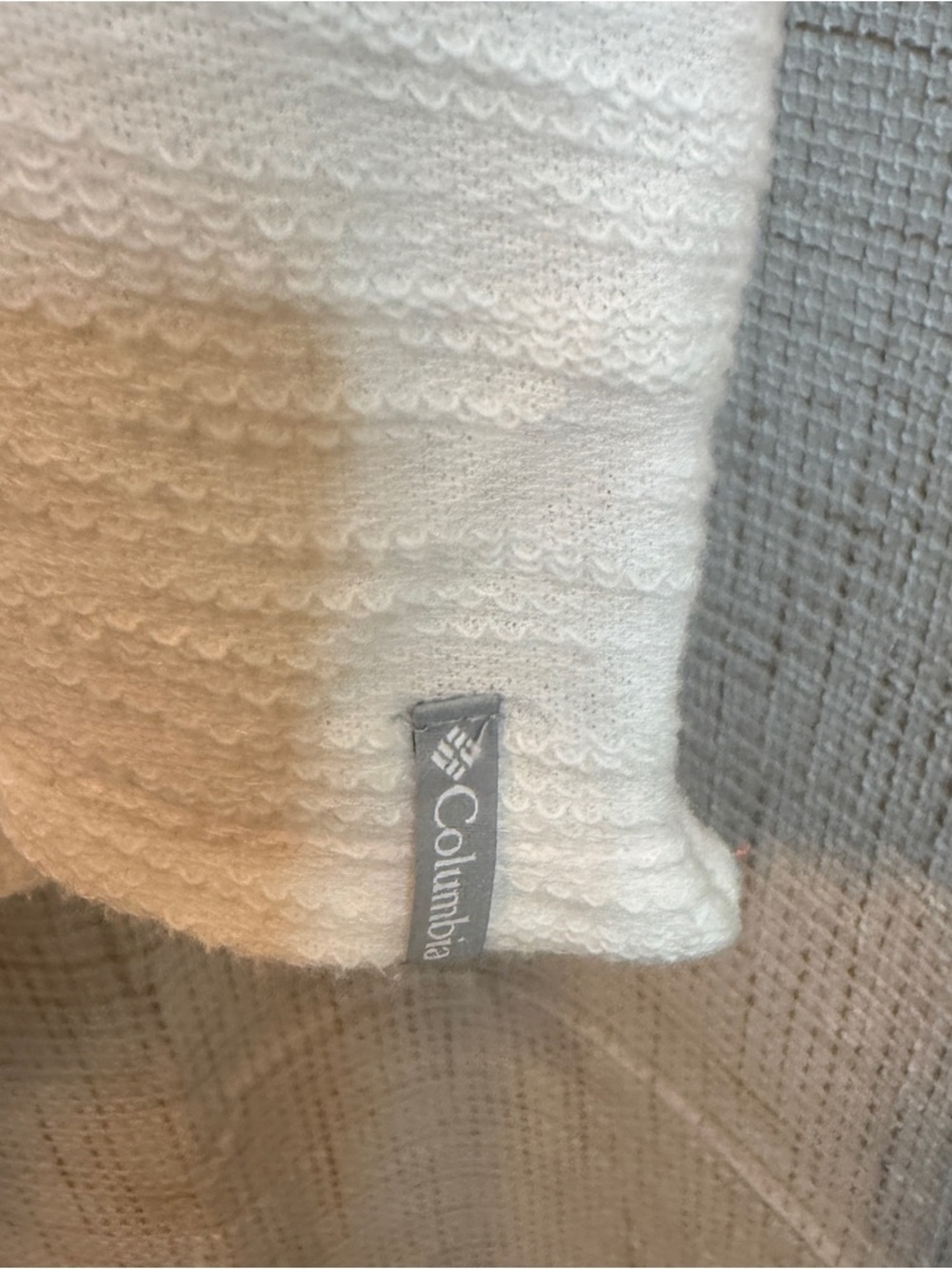 Columbia Pullover - Picture 5 of 9